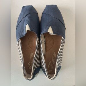 Toms women’s shoes